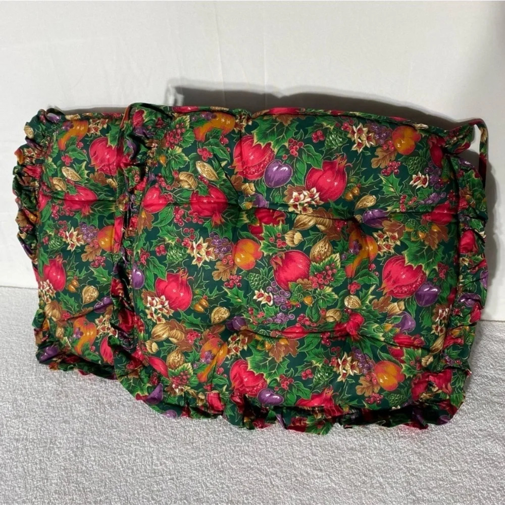 Vintage Green Red Vegetable Print Tie On Chair Cushions With Ruffle Trim x2